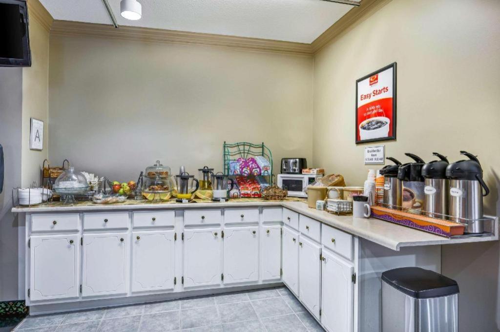 Econo Lodge Corinth Экстерьер фото