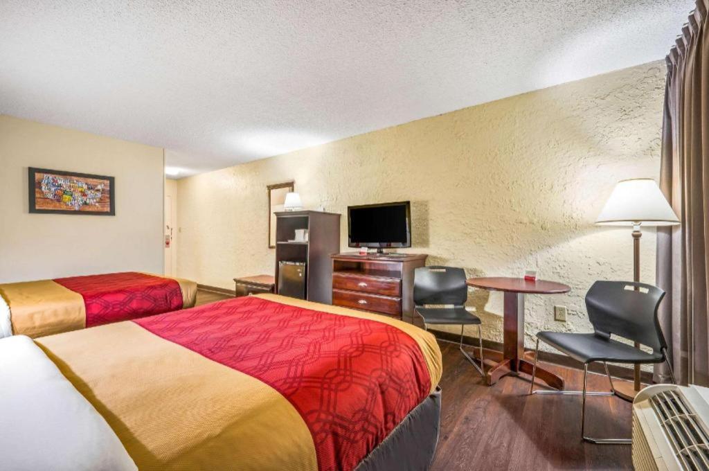 Econo Lodge Corinth Экстерьер фото